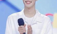 圈内八卦爆料肖战穿搭,时尚达人演绎潮流新风尚